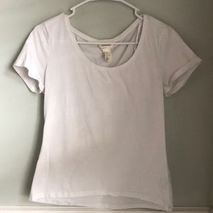 Basic white tee. 🤍